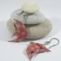 Boucles Poissons Origami rouge foncé avec étoiles stylisées blanches
