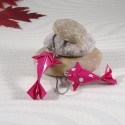 Boucles d’Oreilles Origami Carpes Koï fuchsia à pois blancs - 25,00 €