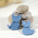 Boucles d’Oreilles Origami Chats motifs vagues bleues et blanches - 25,00 €