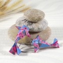 Boucles d’Oreilles Origami Carpes Koï fleurs de cerisiers rose fuchsia sur fond bleu - 25,00 €