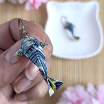 Boucles d’Oreilles Origami Carpes Koï vagues blanches et bleues