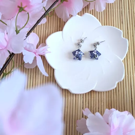 Boucles d’oreilles origami étoiles fleurs bleues | Line et les Perles