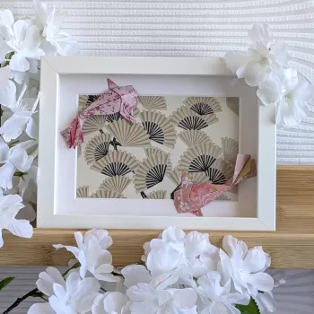 Cadre 3D carpes koï roses et éventails | Line et les Perles